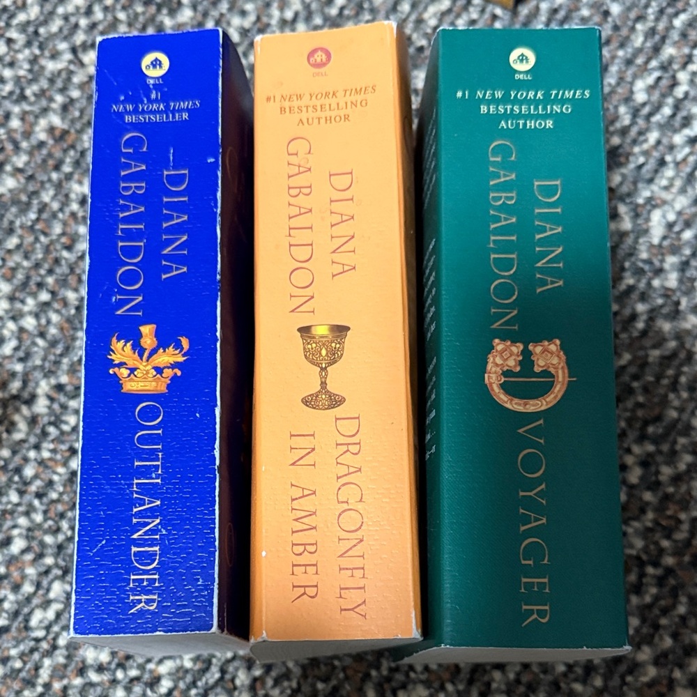 Diana Gabaldon Paperback Set - 1-3 in Outlander Series